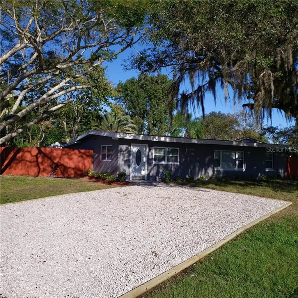 501 E 4th Street Chuluota FL 32766