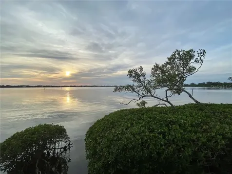1667 Brookhouse Circle Sarasota FL 34231