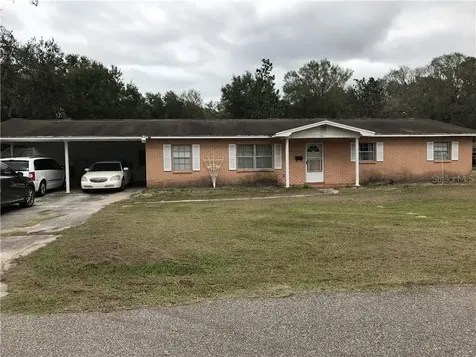 1106 E Young Street Plant City FL 33563
