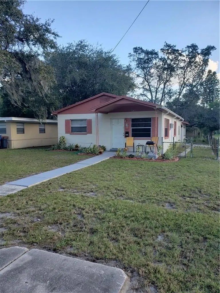 4694 16th Avenue S St Petersburg FL 33711