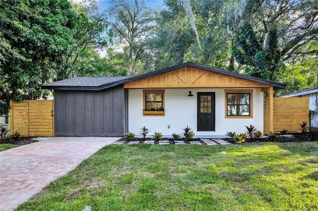 1807 E Knollwood Street Tampa FL 33610