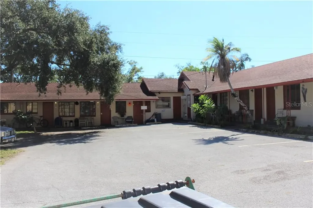 1295 Cleveland Street Clearwater FL 33755