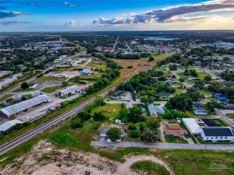 828 Center Avenue Haines City FL 33844