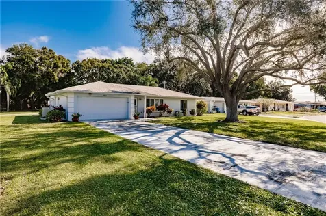 2801 Taunton Drive W Bradenton FL 34205