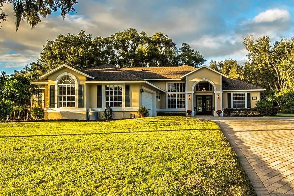 1380 W Lakeshore Drive Clermont FL 34711