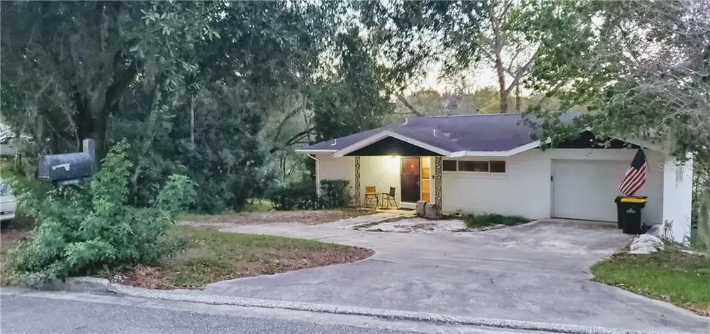 696 Shady Nook Drive Clermont FL 34711