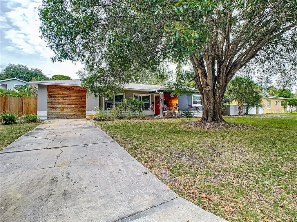6313 17th Terrace N St Petersburg FL 33710