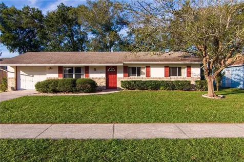 841 Village Lake Drive N Deland FL 32724