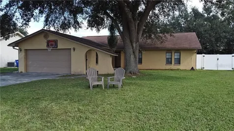 2112 Oakview Circle Saint Cloud FL 34769