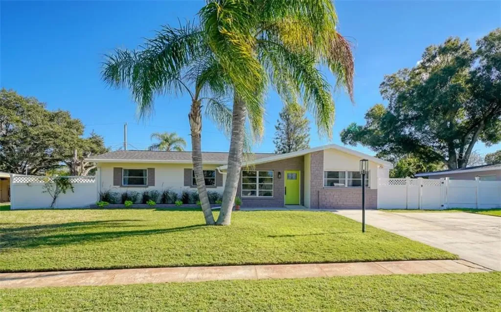 3647 Bali Drive Sarasota FL 34232