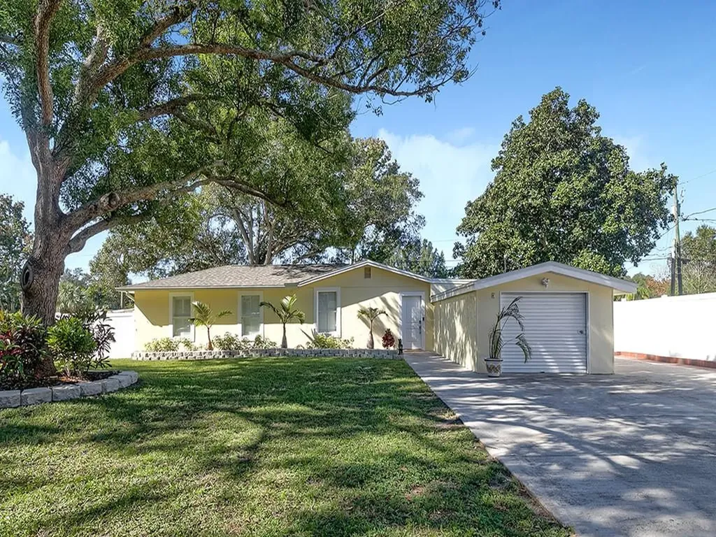 5030 68th Way N St Petersburg FL 33709