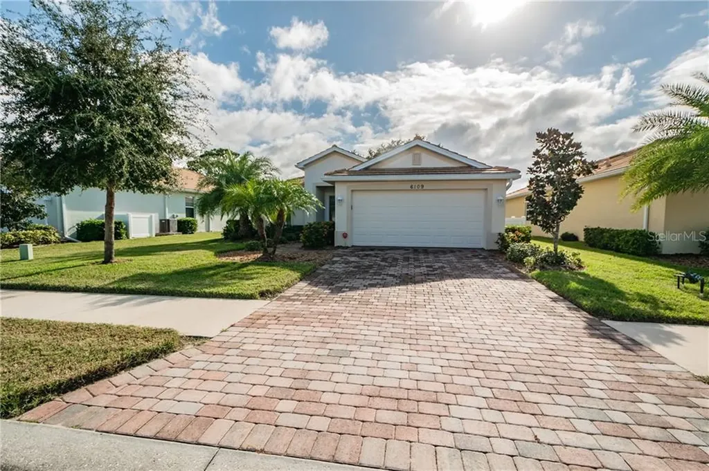 6109 Grand Cypress Boulevard North Port FL 34287