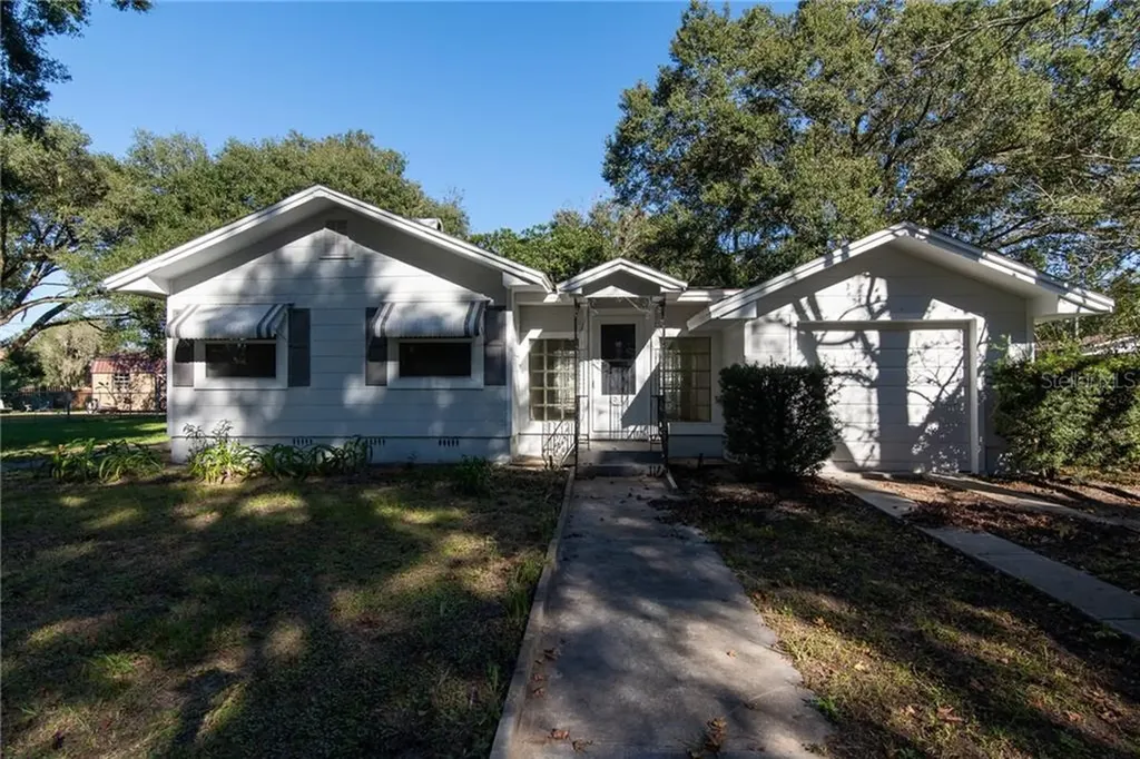 5804 10th Street Zephyrhills FL 33542