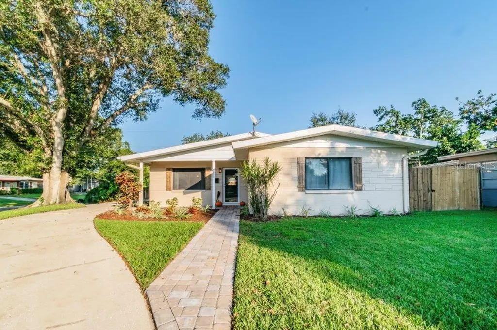 3299 56th Way N St Petersburg FL 33710
