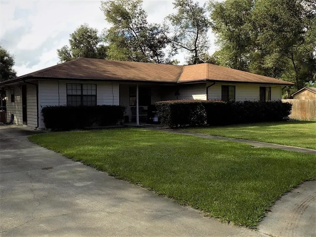 31117 Duxbury Avenue Sorrento FL 32776