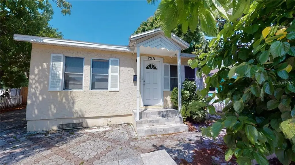 2911 38th Avenue N St Petersburg FL 33713
