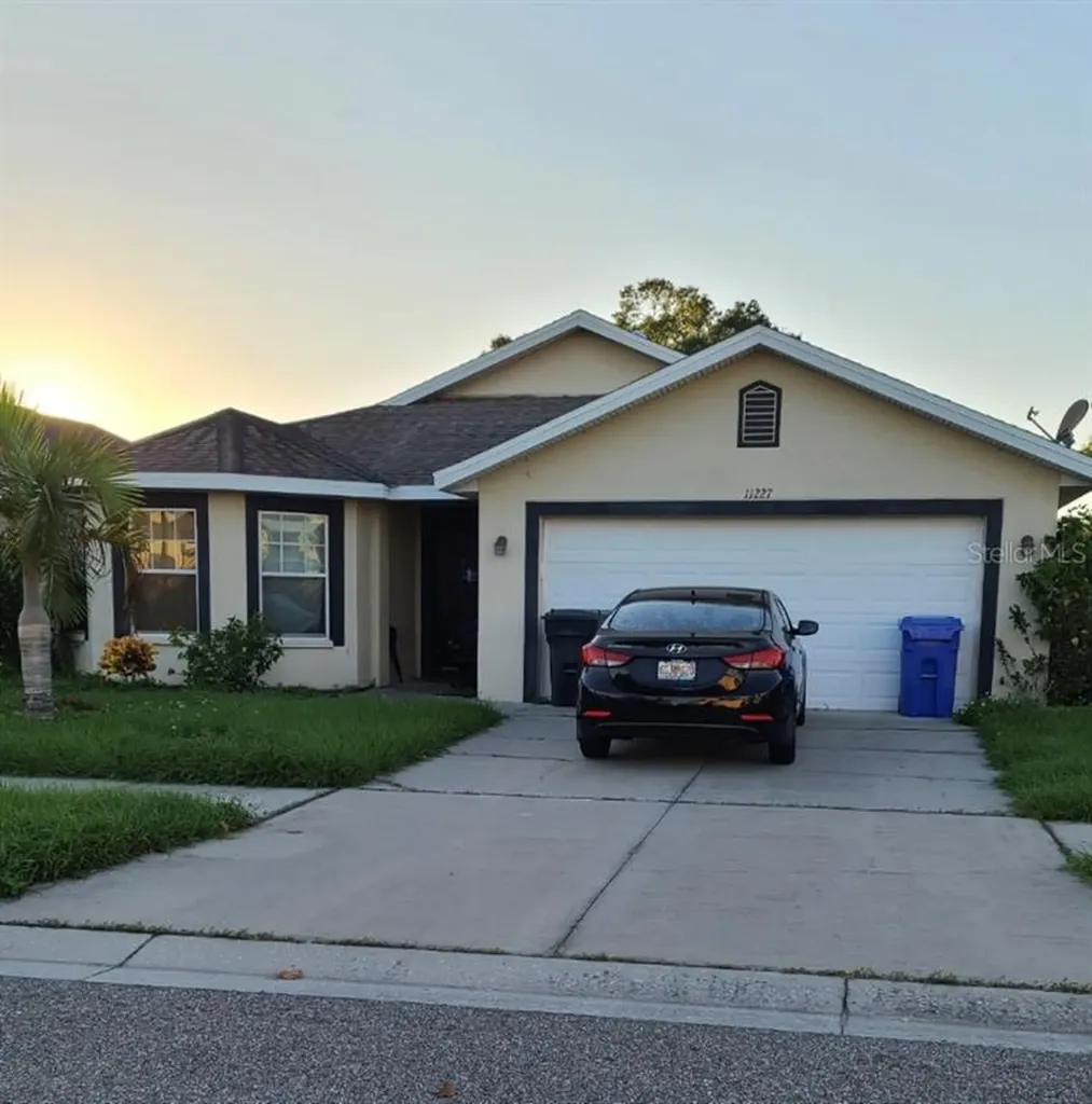 11227 Southwind Lake Drive Gibsonton FL 33534