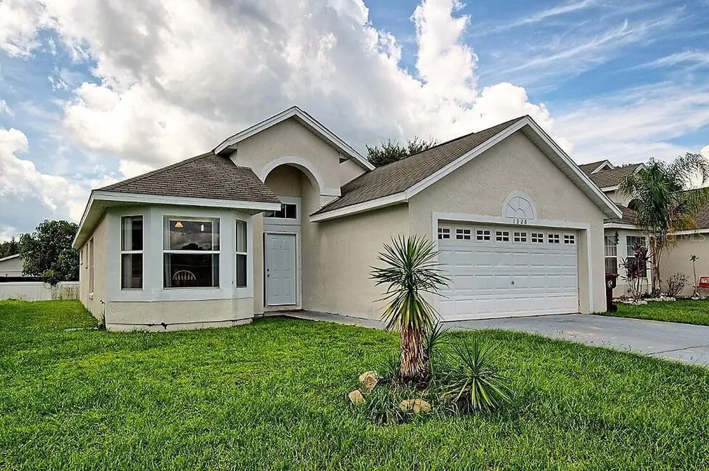 1328 Sierra Circle Kissimmee FL 34744