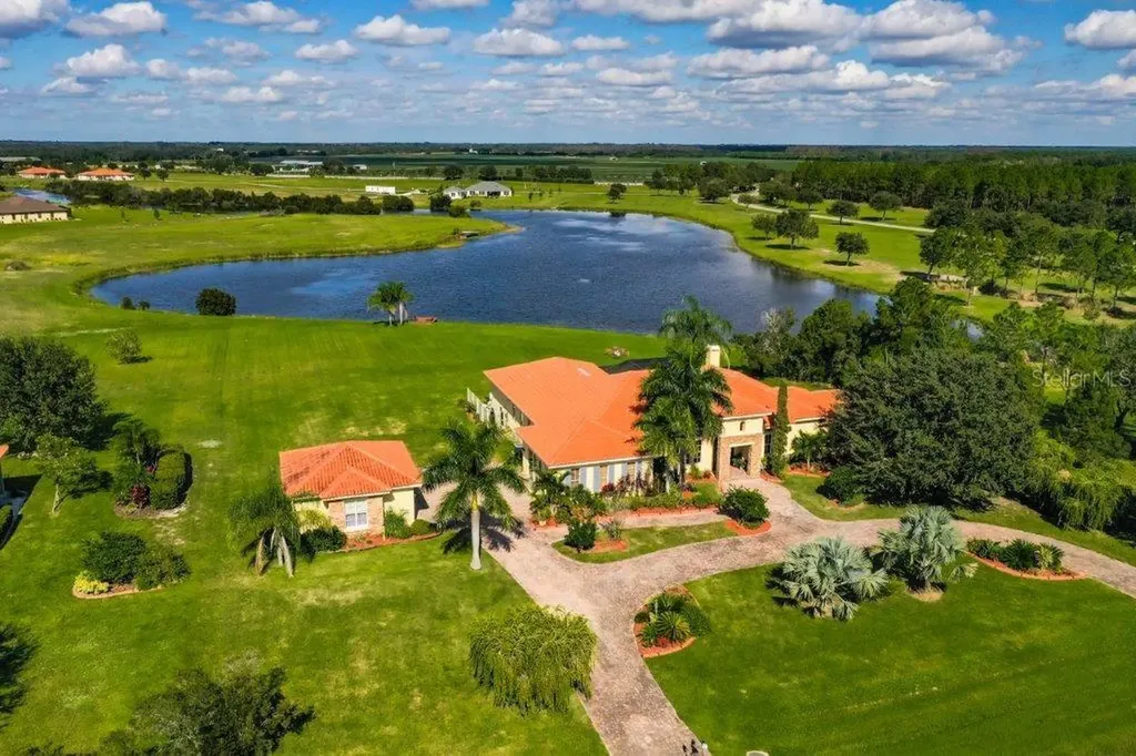 5310 Lake Toscana Drive Wimauma FL 33598