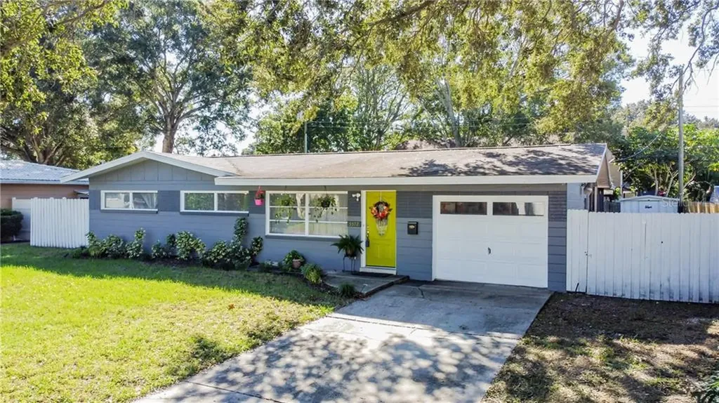 5572 26th Avenue N St Petersburg FL 33710