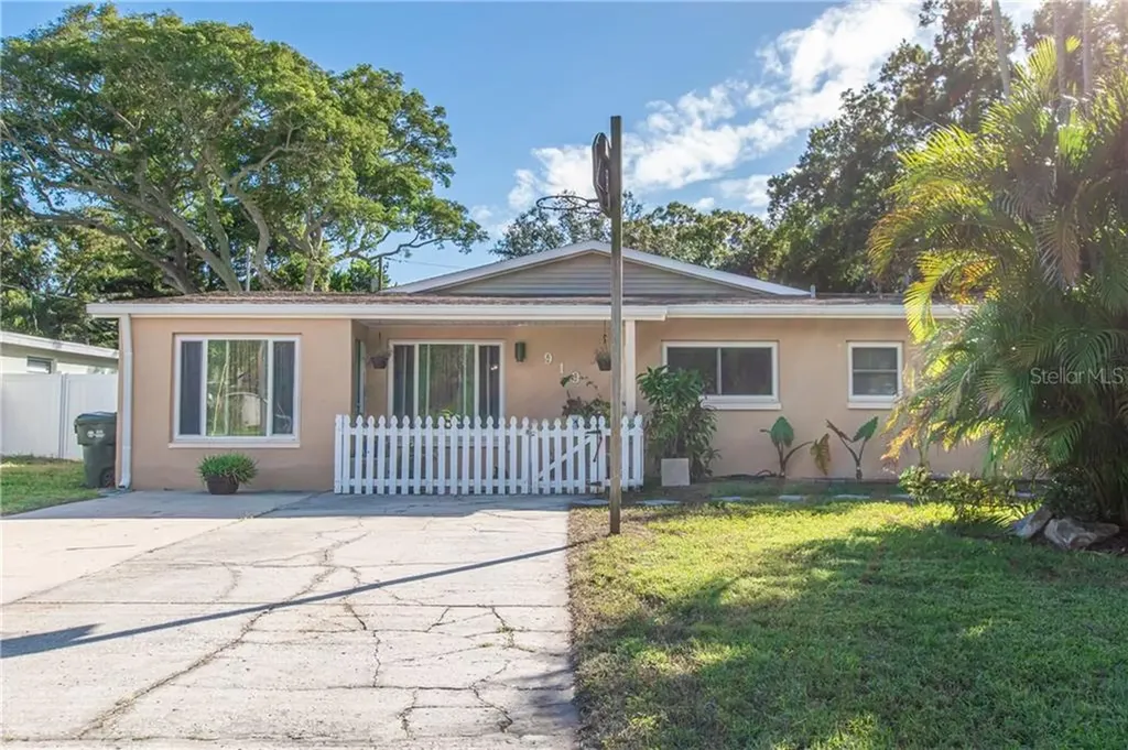919 6th Avenue NW Largo FL 33770