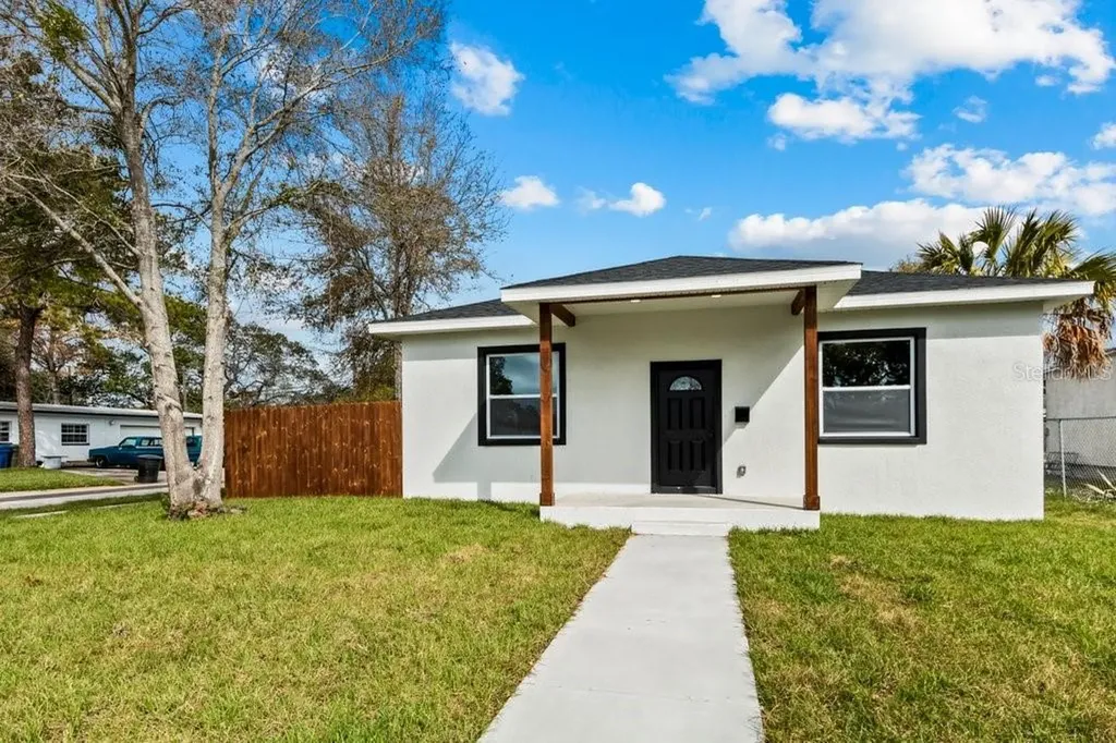 1744 38th Street S St Petersburg FL 33711