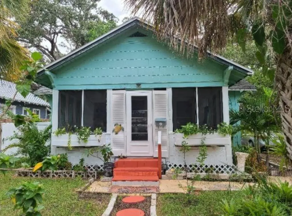 2032 Walton Street S St Petersburg FL 33712