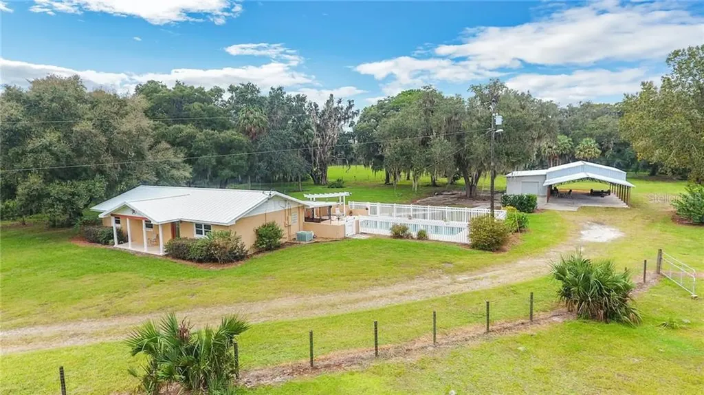 9919 Hickory Hollow Road Leesburg FL 34788