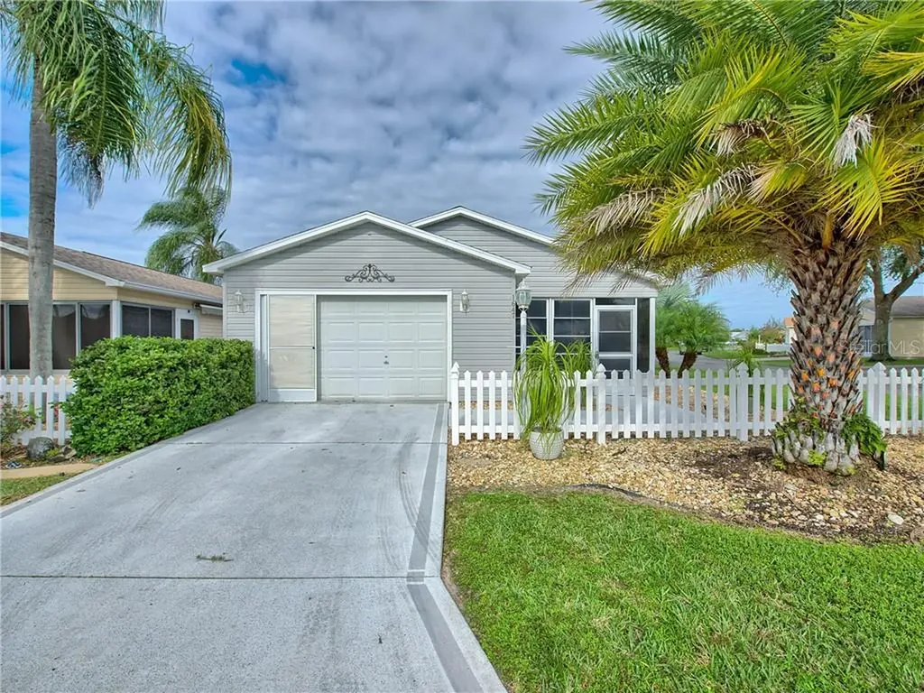 1647 Navidad Street The Villages FL 32162