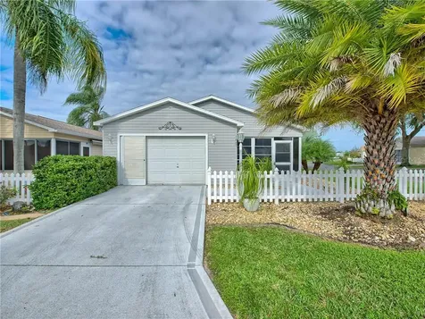 1647 Navidad Street The Villages FL 32162