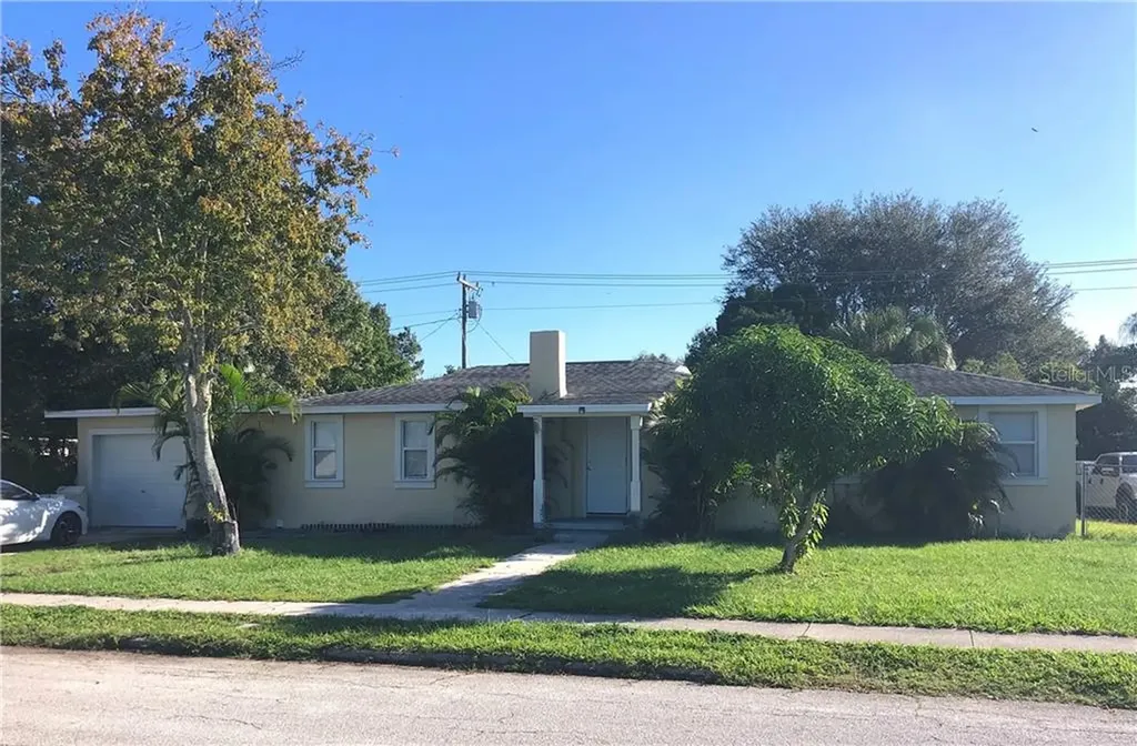 911 41st Street Court W Bradenton FL 34205