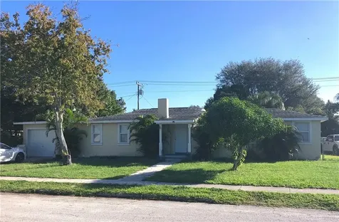 911 41st Street Court W Bradenton FL 34205