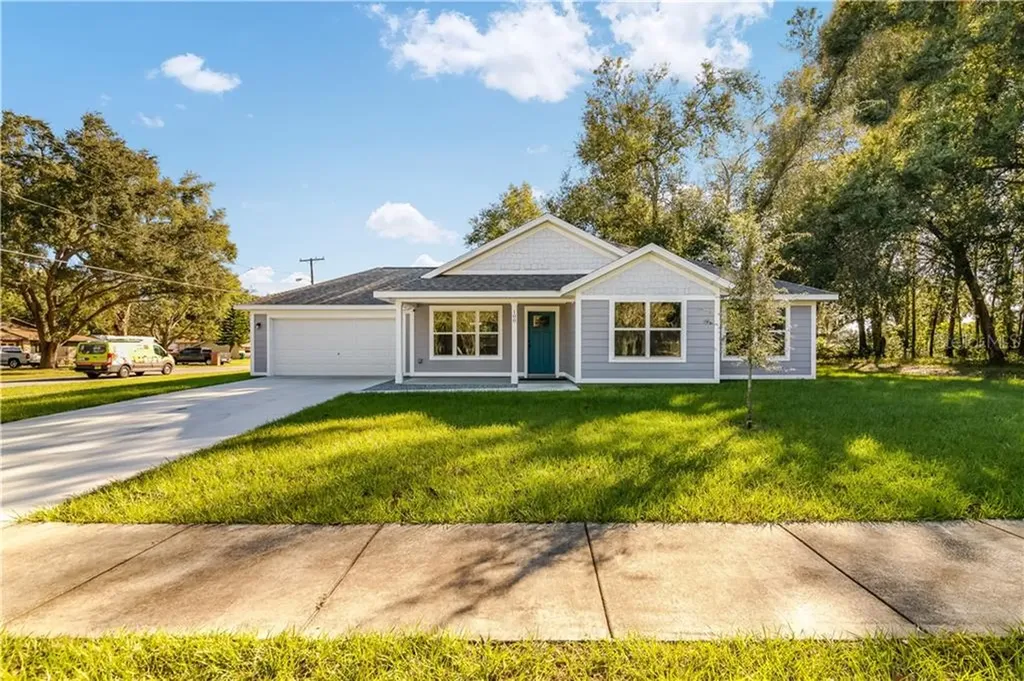 100 W Clifford Street Tavares FL 32778