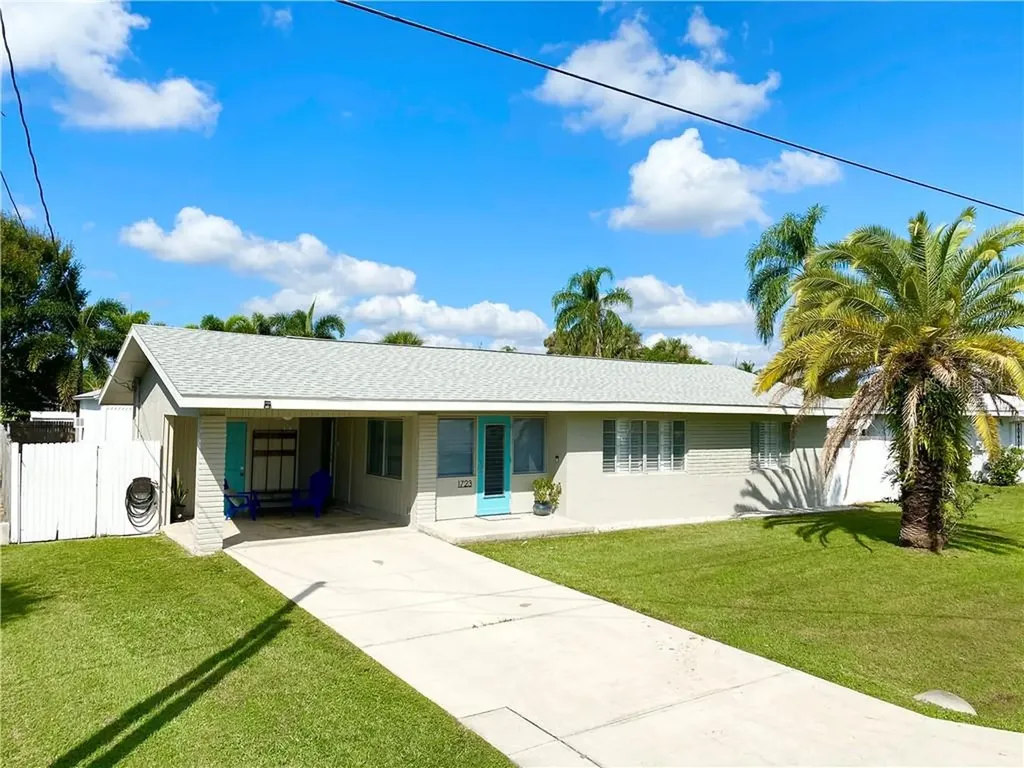 1723 Cheyenne Street Sarasota FL 34231