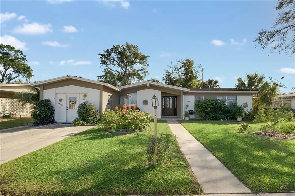 1181 W Wellington Drive Deltona FL 32725