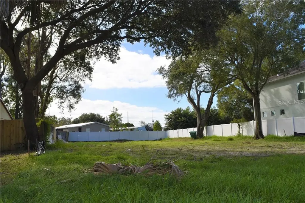 3612 W Bay Avenue Tampa FL 33611