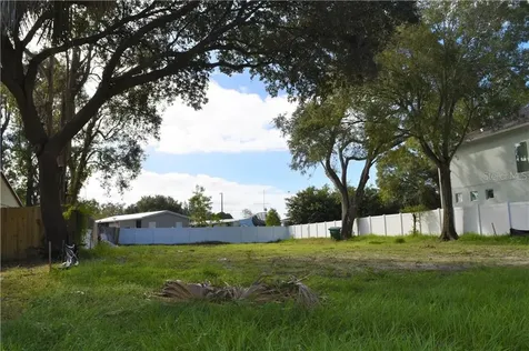 3612 W Bay Avenue Tampa FL 33611