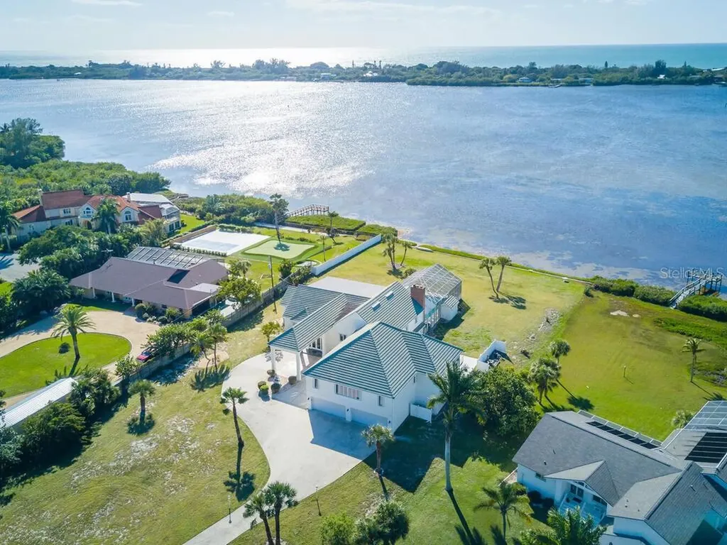 1285 Bayshore Drive Englewood FL 34223