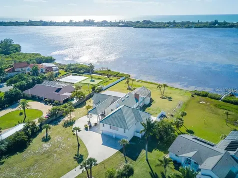 1285 Bayshore Drive Englewood FL 34223