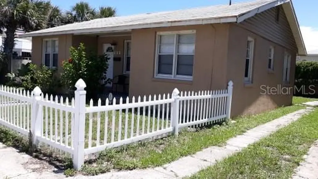 532 Eastwood Lane Daytona Beach FL 32118