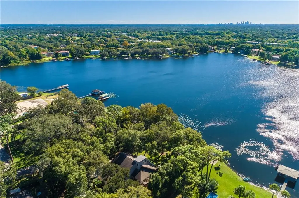 10101 Woodsong Way Tampa FL 33618