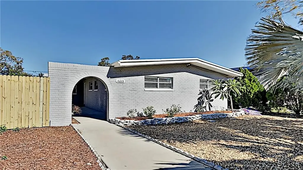 4613 15th Avenue N St Petersburg FL 33713