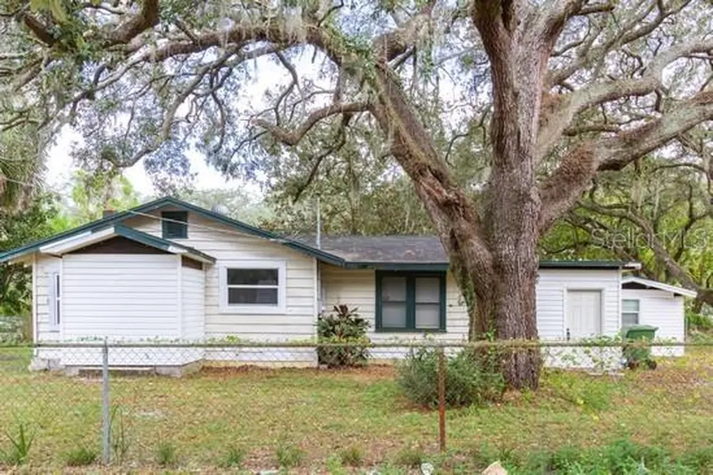 9815 N 16th Street Tampa FL 33612