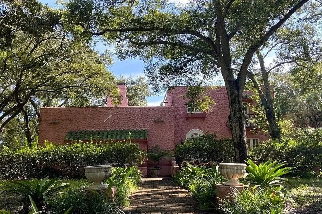 1517 Jungle Avenue N St Petersburg FL 33710