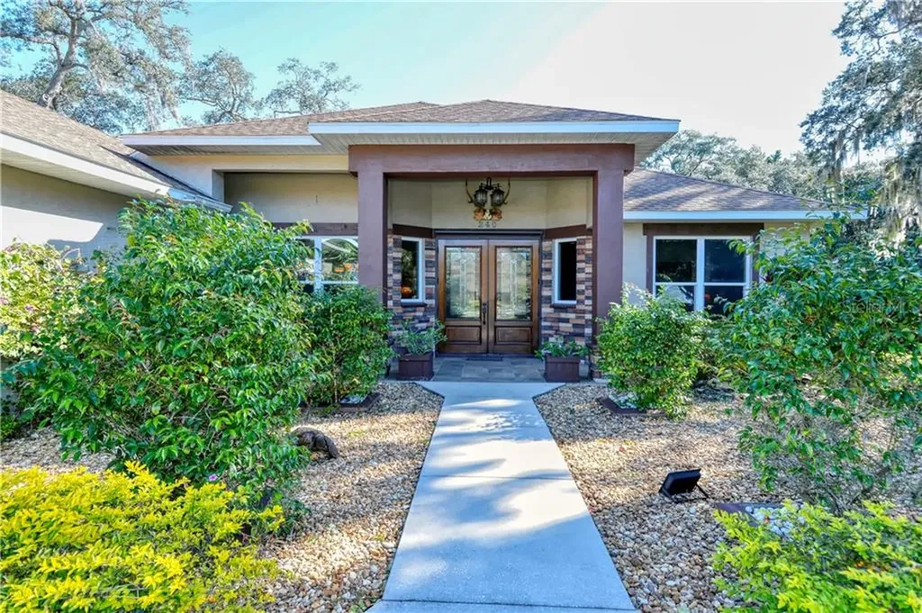 240 Bearded Oaks Drive Sarasota FL 34232