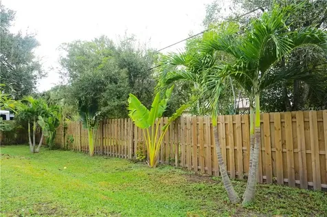 2735 Grove Place Sarasota FL 34239