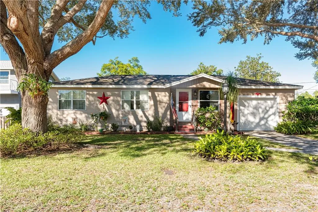 5121 43rd Avenue N St Petersburg FL 33709