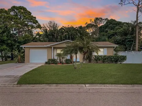 4855 Huntington Street NE St Petersburg FL 33703