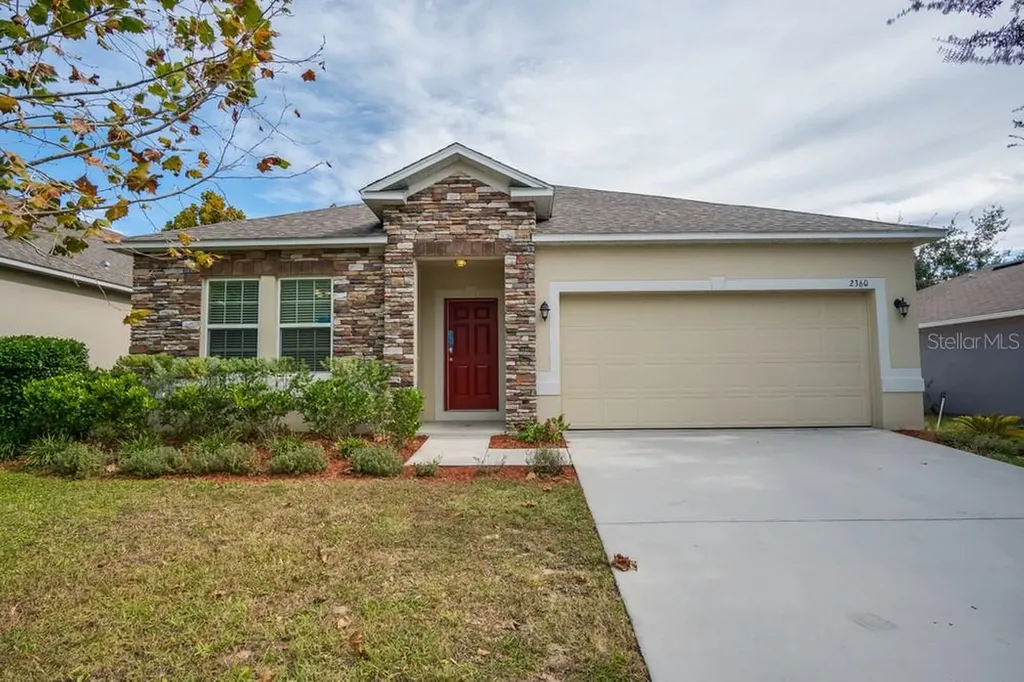 2360 Martins Run Tavares FL 32778