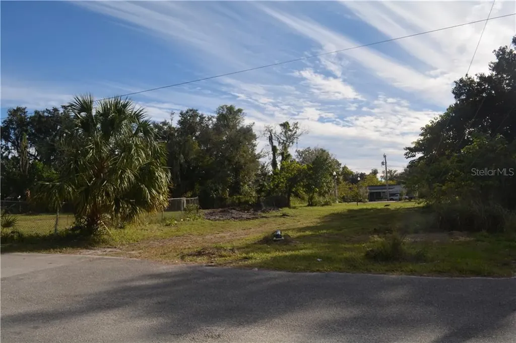 1013 W 12th Street Sanford FL 32771